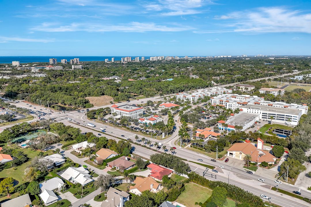 5138 Kristin Ct, Naples, FL 34105