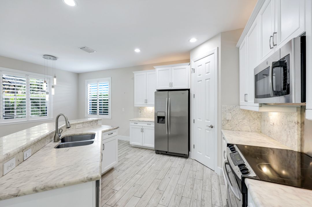 1371 Michigan Ave, Naples, FL 34103