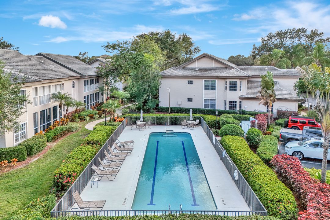 242 Via Perignon, Naples, FL 34119
