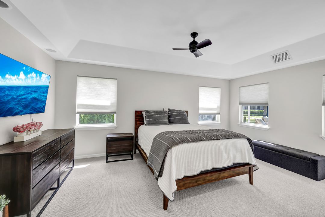 8146 Las Palmas Way, Naples, FL 34109