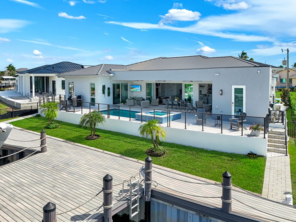 919 Juniper Ct, Marco Island, FL 34145