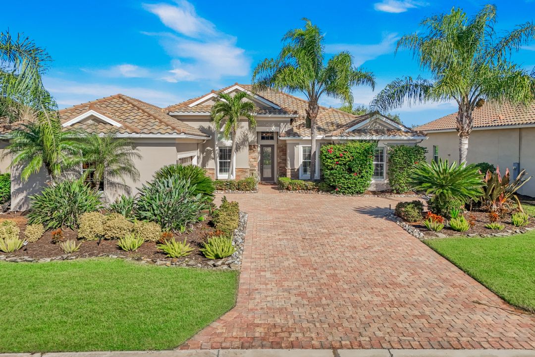 9314 Quarry Dr, Naples, FL 34120