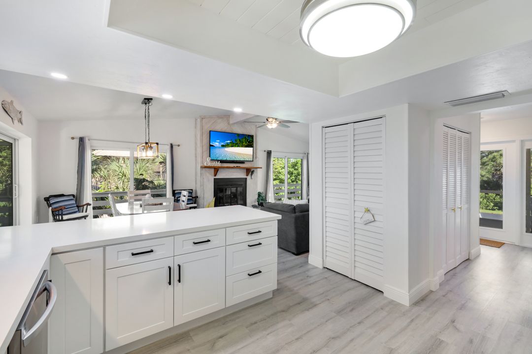 1752 Serenity Ln, Sanibel, FL 33957