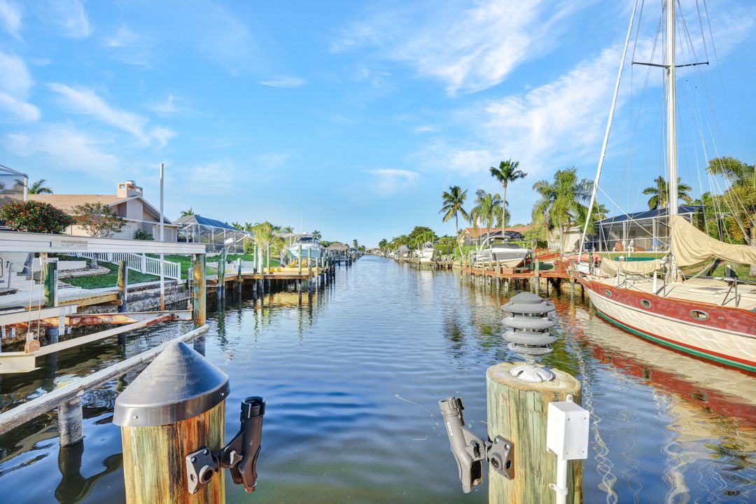 907 SW 51st Terrace, Cape Coral, FL 33914