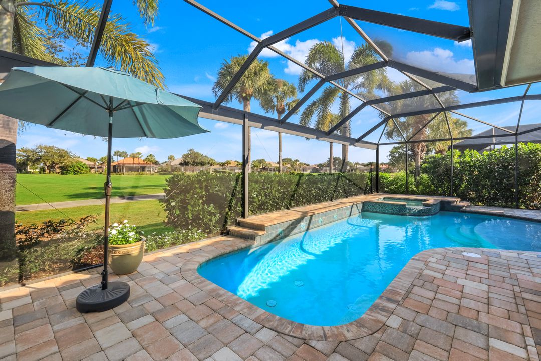 11925 Heather Woods Ct, Naples, FL 34120