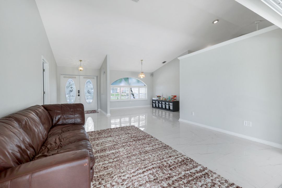 7563 Woodland Bend Cir, Fort Myers, FL 33912