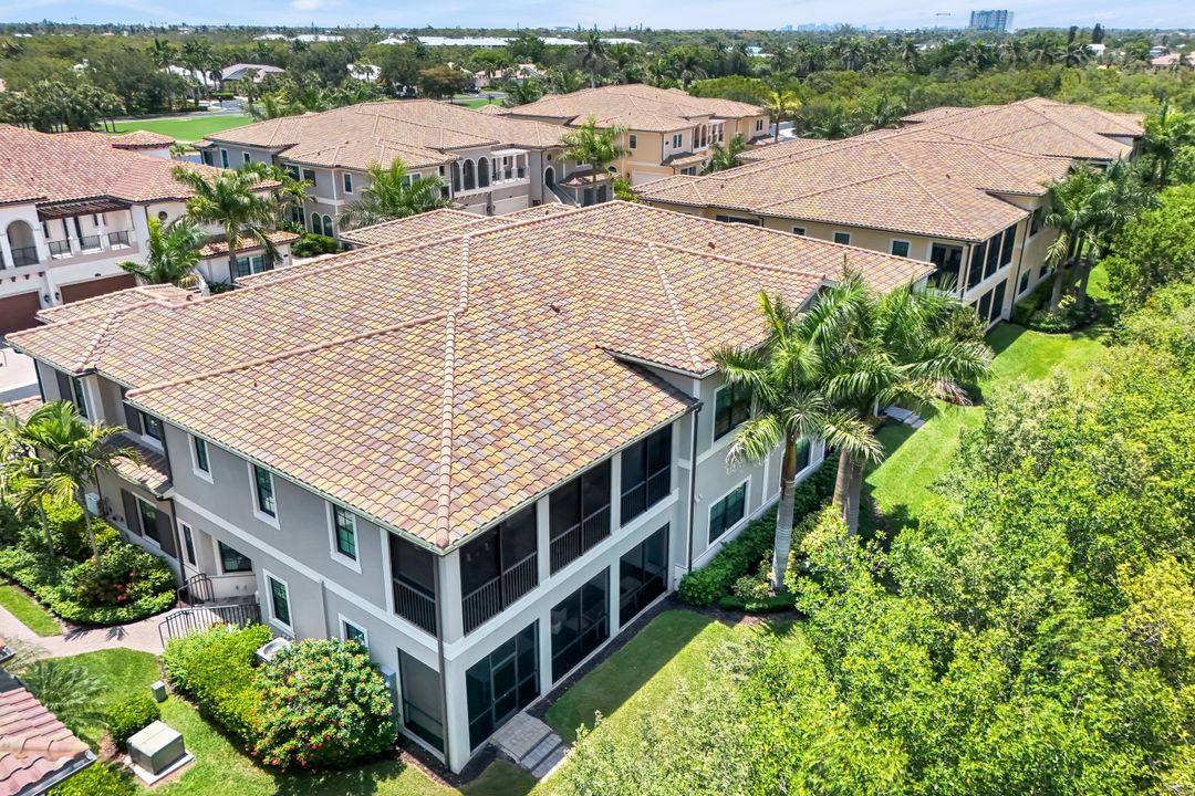 2488 Breakwater Wy #13-201, Naples, FL 34112