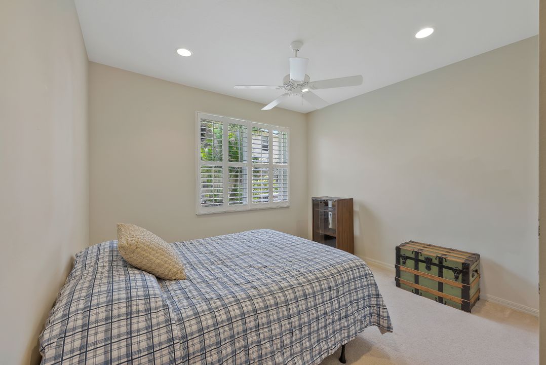 1726 Emerald Cove Cir, Cape Coral, FL 33991