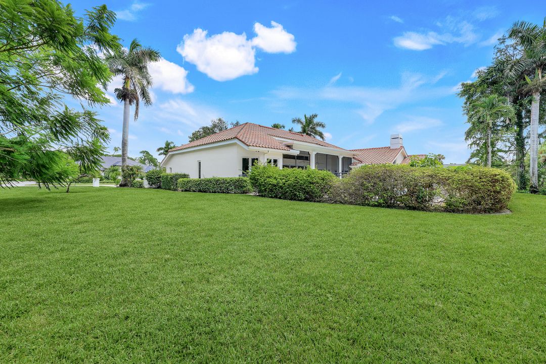 4502 Silver Fox Dr, Naples, FL 34119