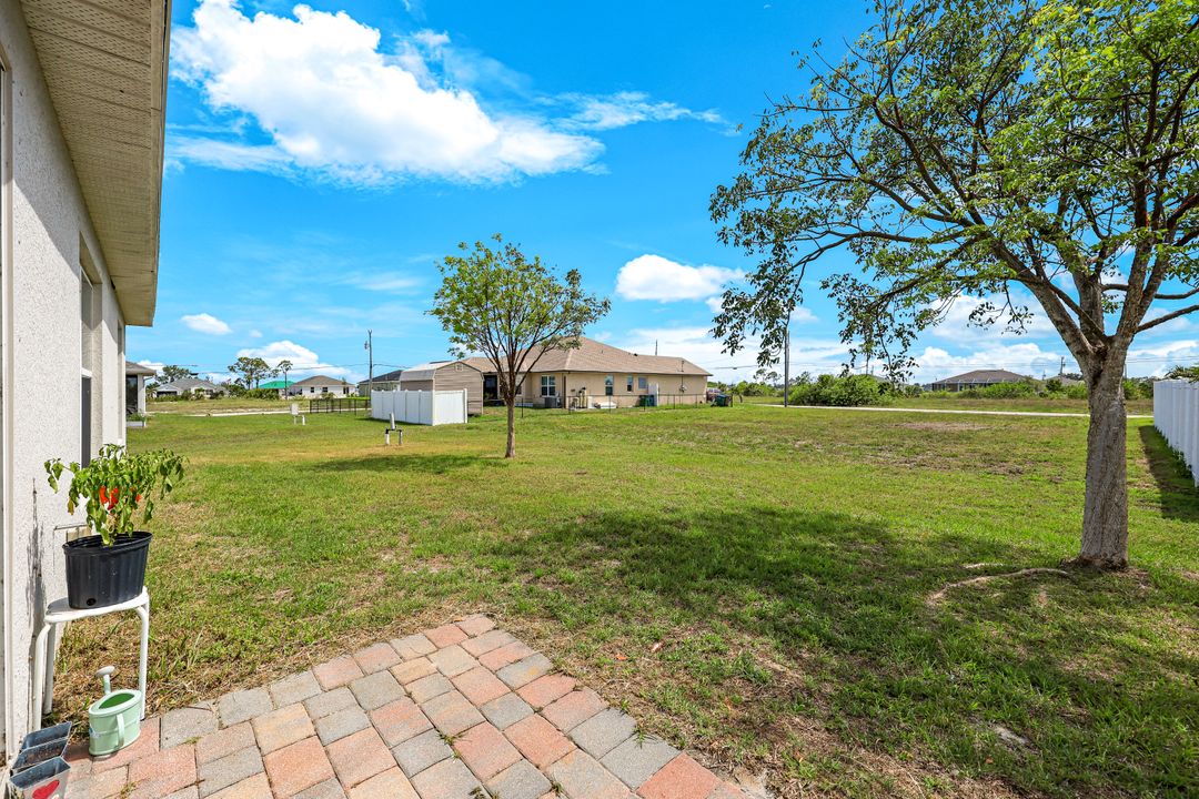 4424 NE 10th Ct, Cape Coral, FL 33909