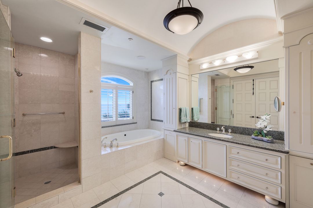 7425 Bay Colony Dr, Naples, FL 34108
