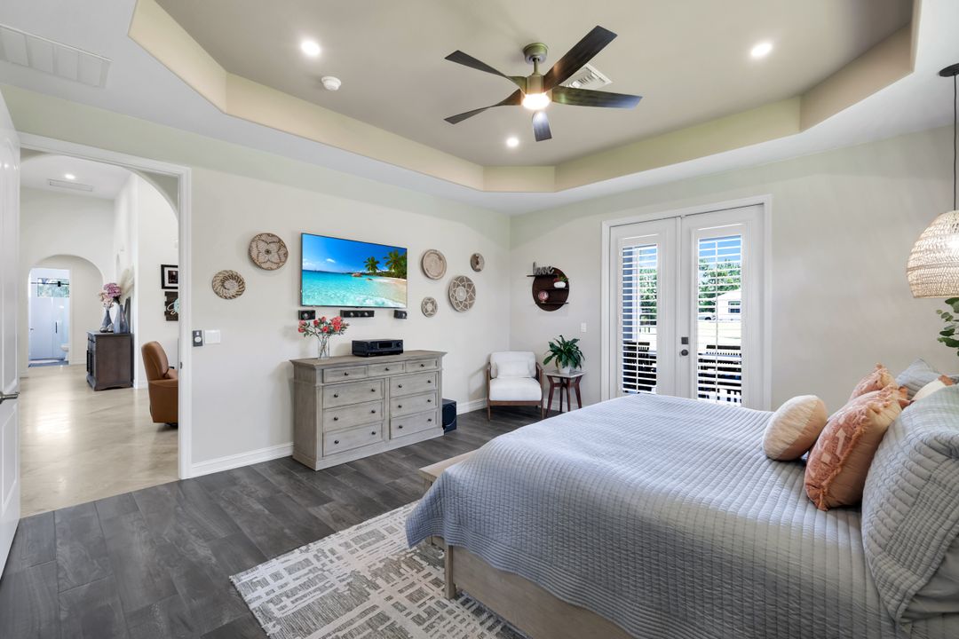 1160 13th St SW, Naples, FL 34117