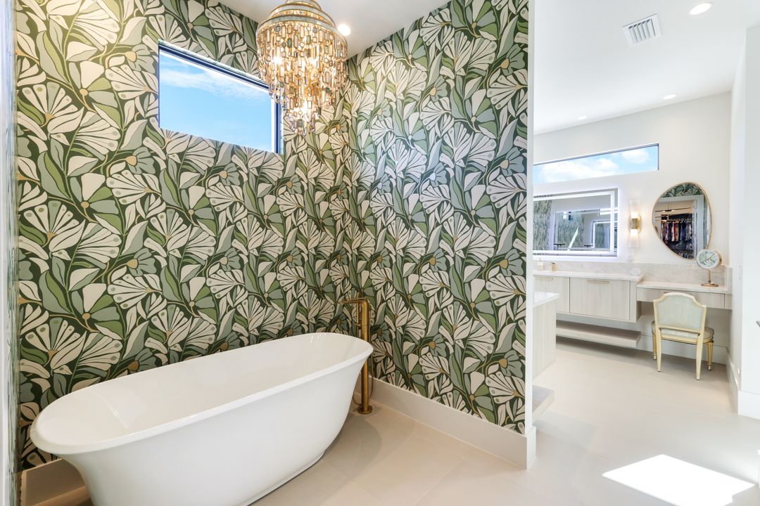 5384 Colonade Ct, Cape Coral, FL 33904