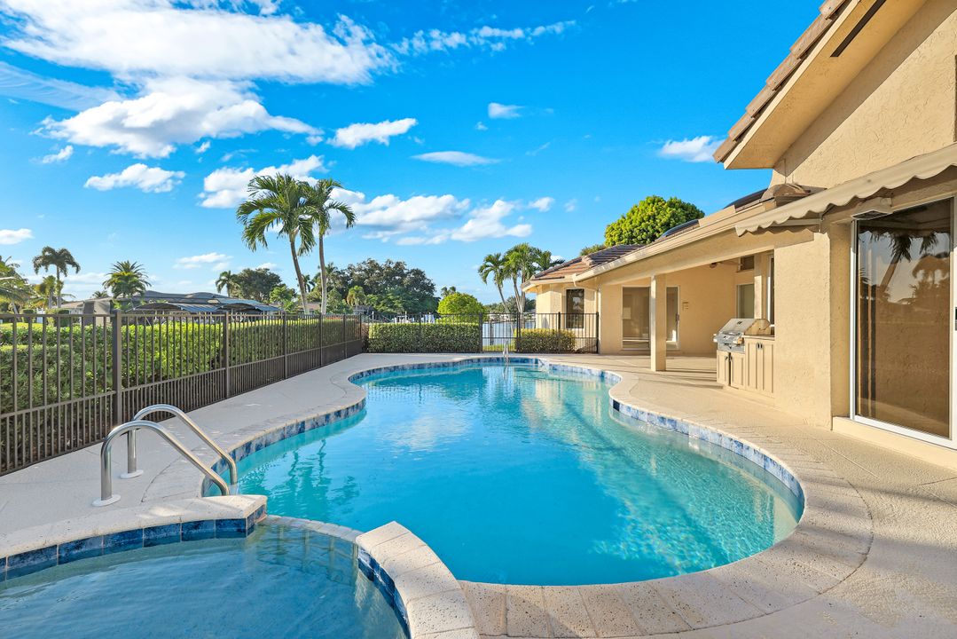 954 Bal Isle Dr, Fort Myers, FL 33919