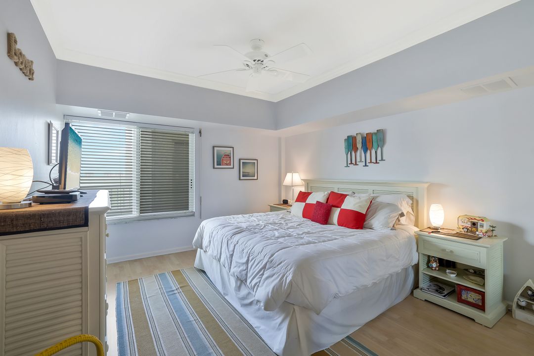 25 Bluebill Ave #1103, Naples, FL 34108