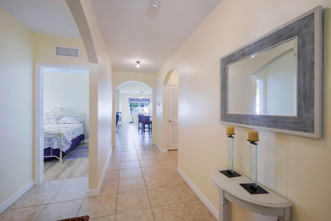 2933 SW 7th Pl, Cape Coral, FL 33914