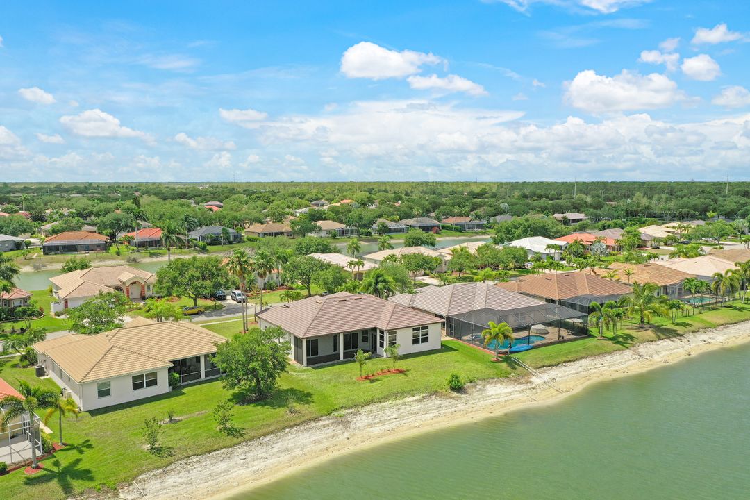 985 Chesapeake Bay Ct, Naples, FL 34120