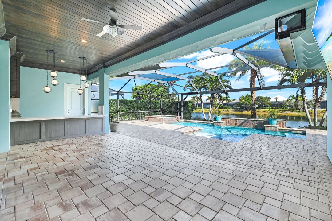 6348 Lyford Isle Dr, Naples, FL 34112