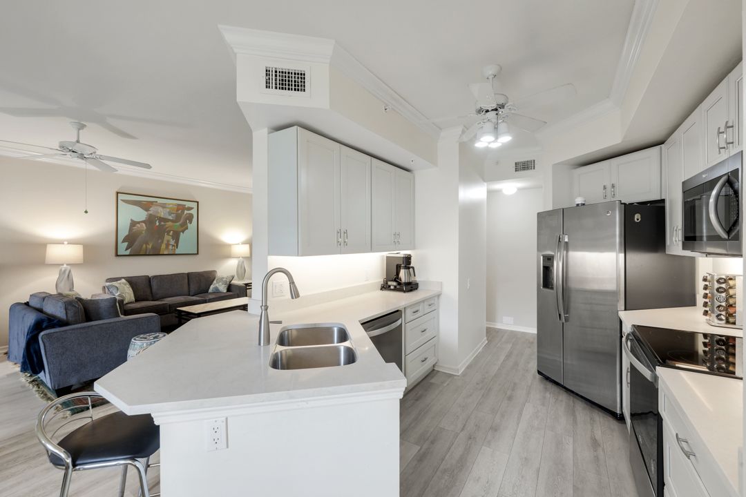 400 L'Ambiance Cir #104, Naples, FL 34108