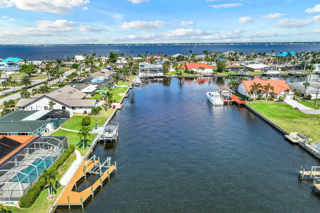 2008 Palaco Grande Pkwy, Cape Coral, FL 33904