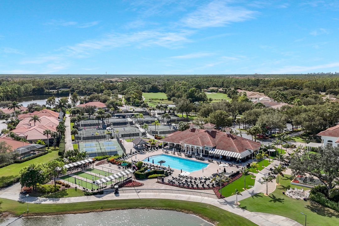 5963 Sand Wedge Ln #207, Naples, FL 34110