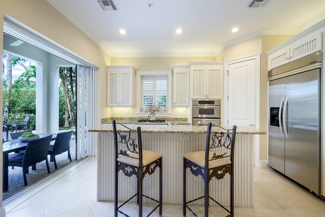 331 3rd Ave S #4, Naples, FL 34102