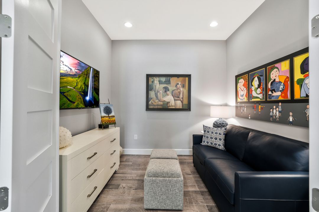 5811 Haiti Dr, Naples, FL 34113