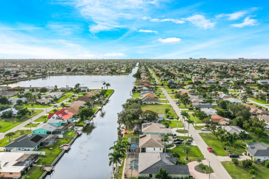 3325 SW 5th Pl, Cape Coral, FL 33914