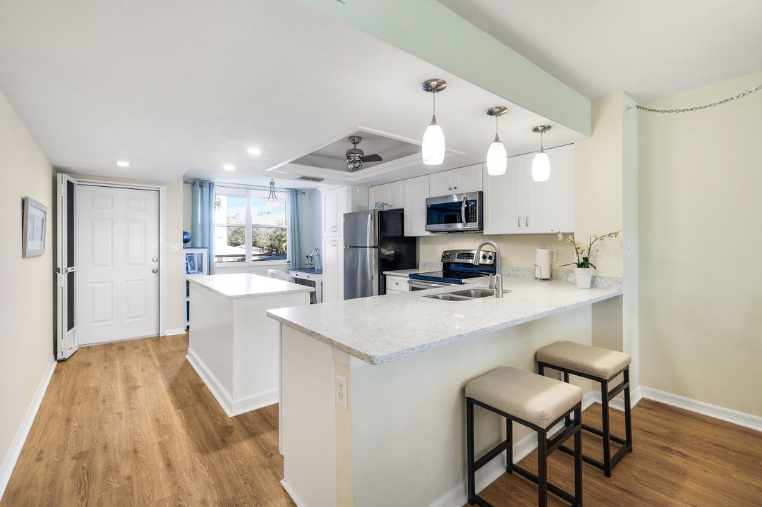 270 Naples Cove Dr #3205, Naples, FL 34110