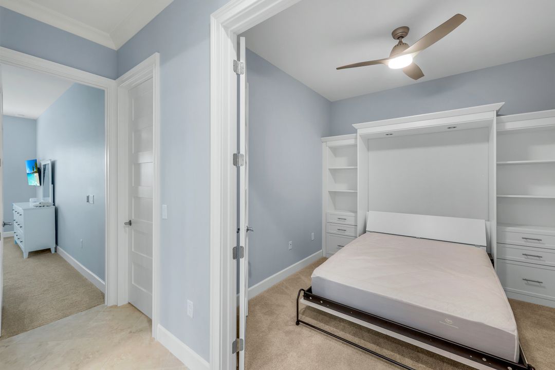 6392 Arriba Ave, Naples, FL 34113