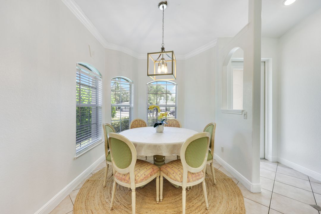 815 96th Ave N, Naples, FL 34108