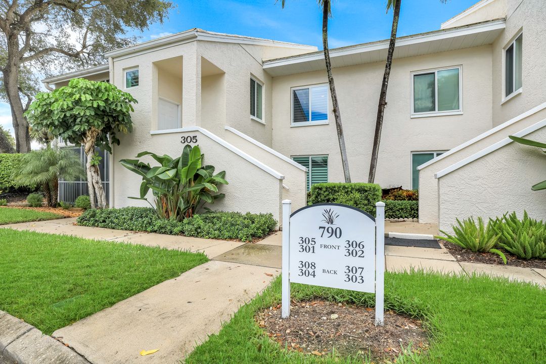 790 Willowbrook Dr #305, Naples, FL 34108