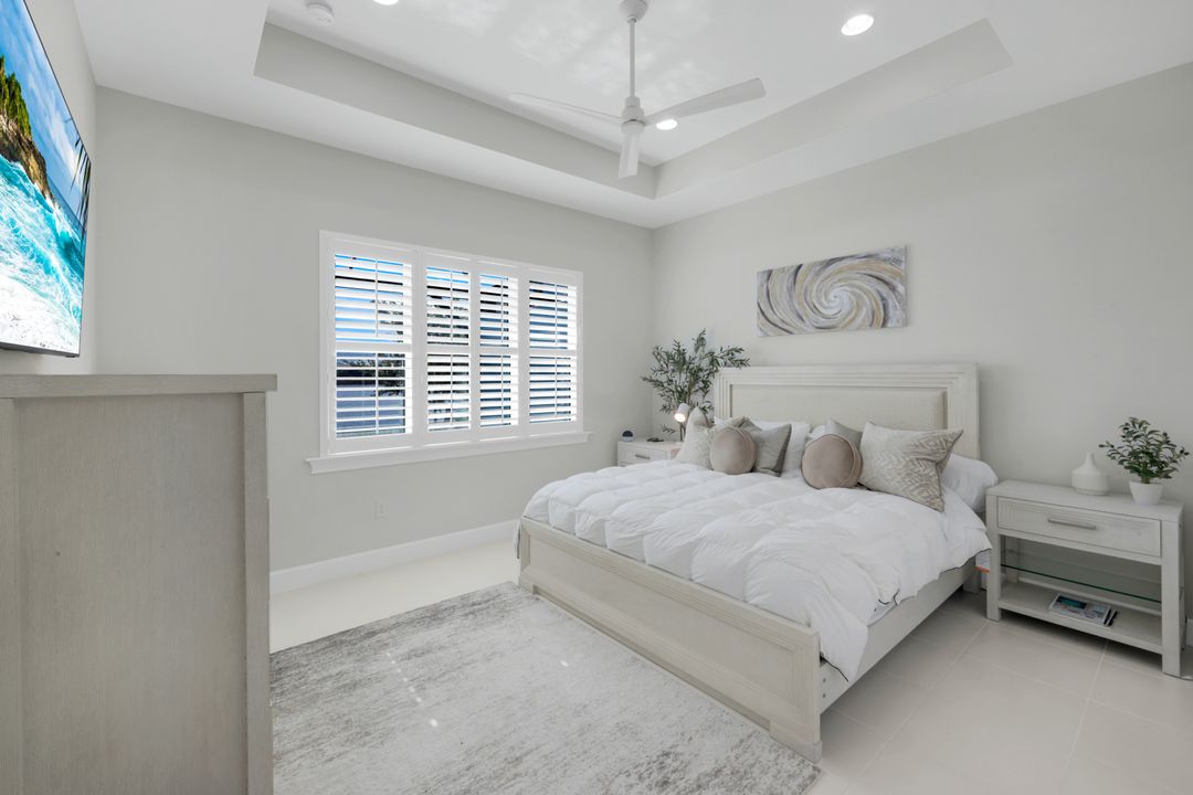 8852 Yucatan Ct, Naples, FL 34112