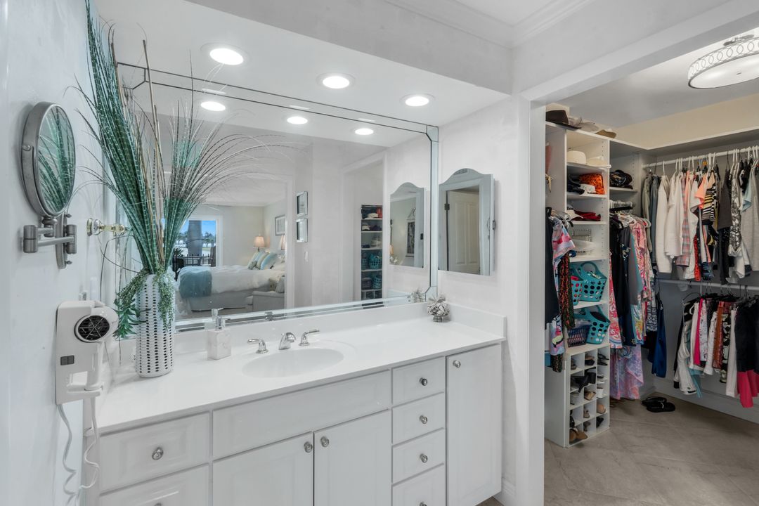 3399 Gulf Shore Blvd N #203, Naples, FL 34103