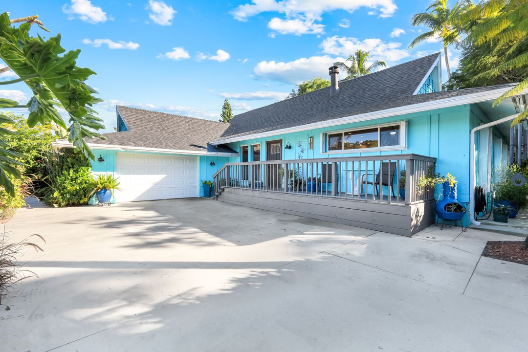 4352 Parrot Ave, Naples, FL 34104