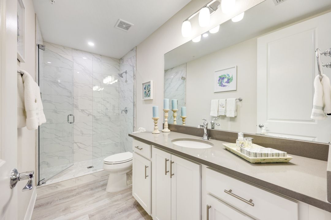 164 Indies Dr E #203, Naples, FL 34114