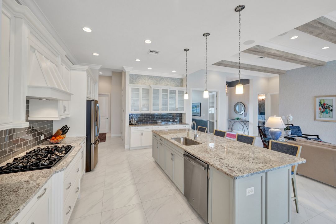 17300 Hidden Estates Cir, Fort Myers, FL 33908
