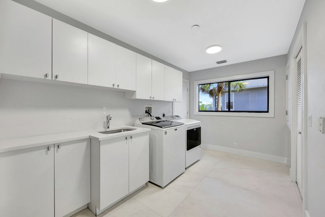 5435 Osprey Ct, Sanibel, FL 33957