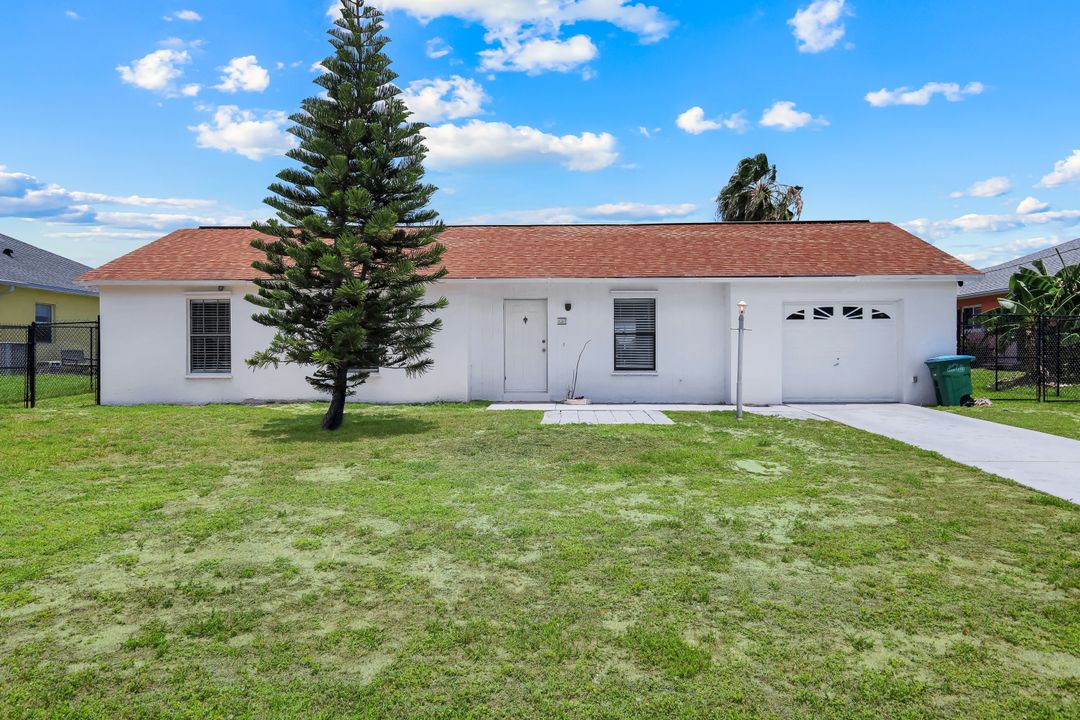1307 SW 43rd Ln, Cape Coral, FL 33914