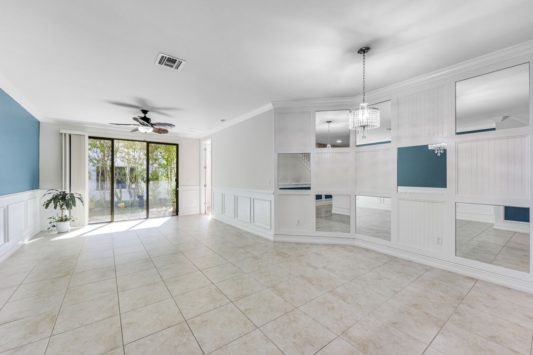 7890 Bristol Cir, Naples, FL 34120