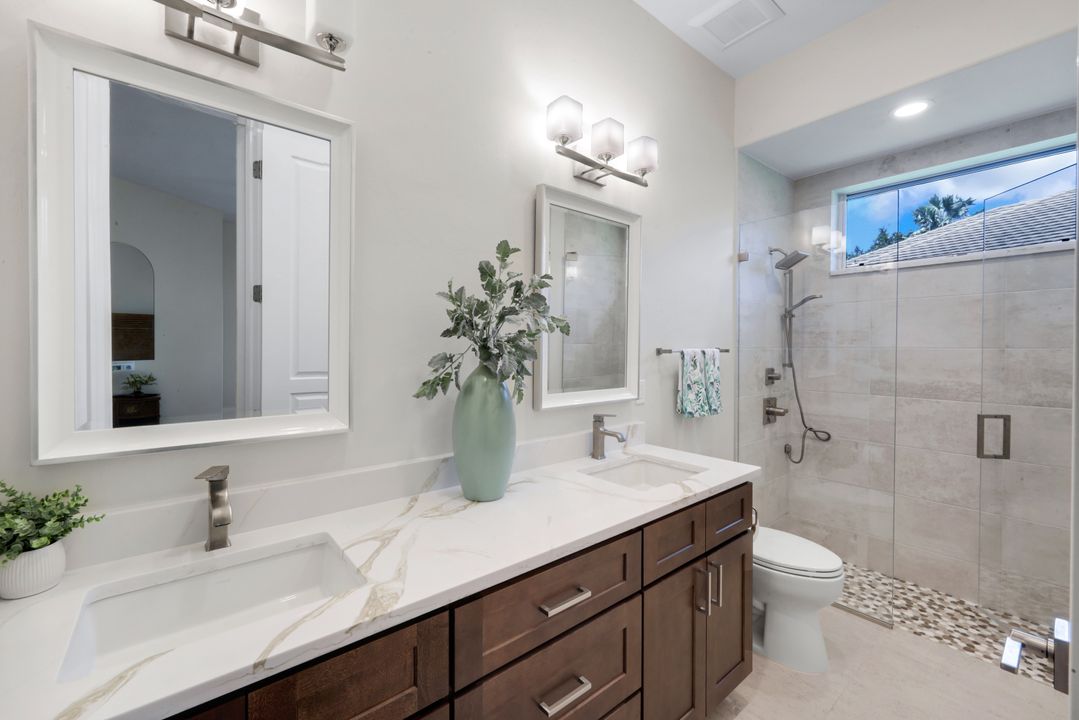 260 Cheshire Way, Naples, FL 34110