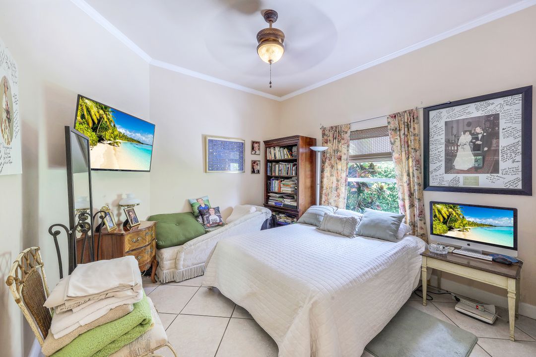 6689 Mill Run Rd, Naples, FL 34109