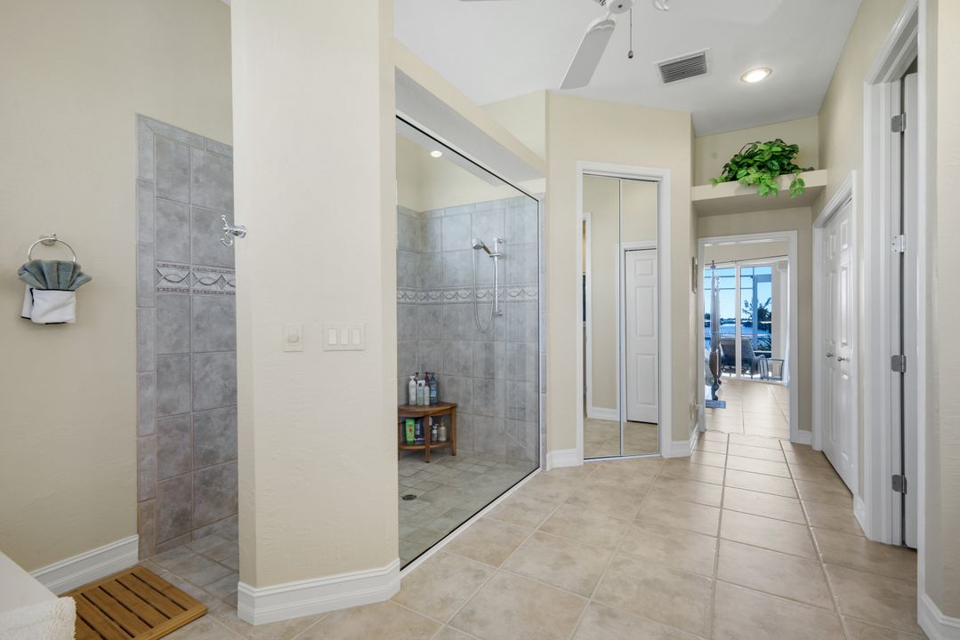 2014 Cape Coral Pkwy W, Cape Coral, FL 33914