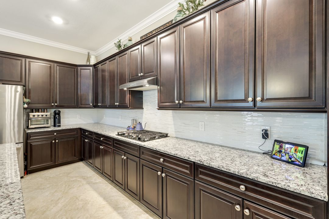 1839 Mustique St, Naples, FL 34120