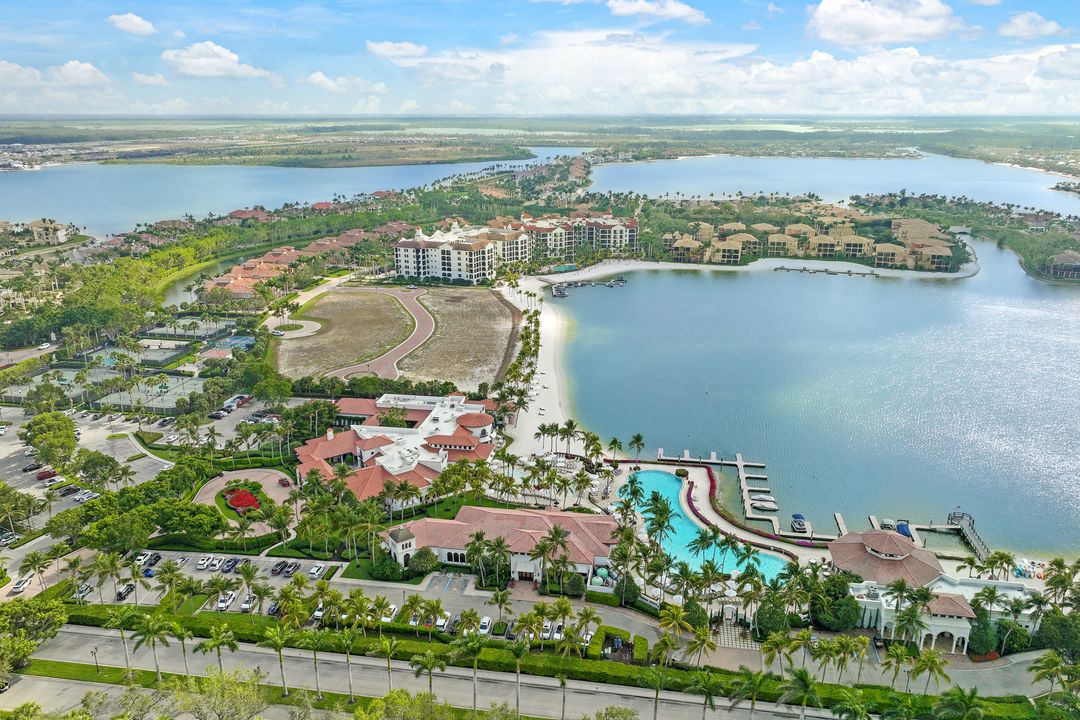 9956 St Moritz Dr, Miromar Lakes, FL 33913