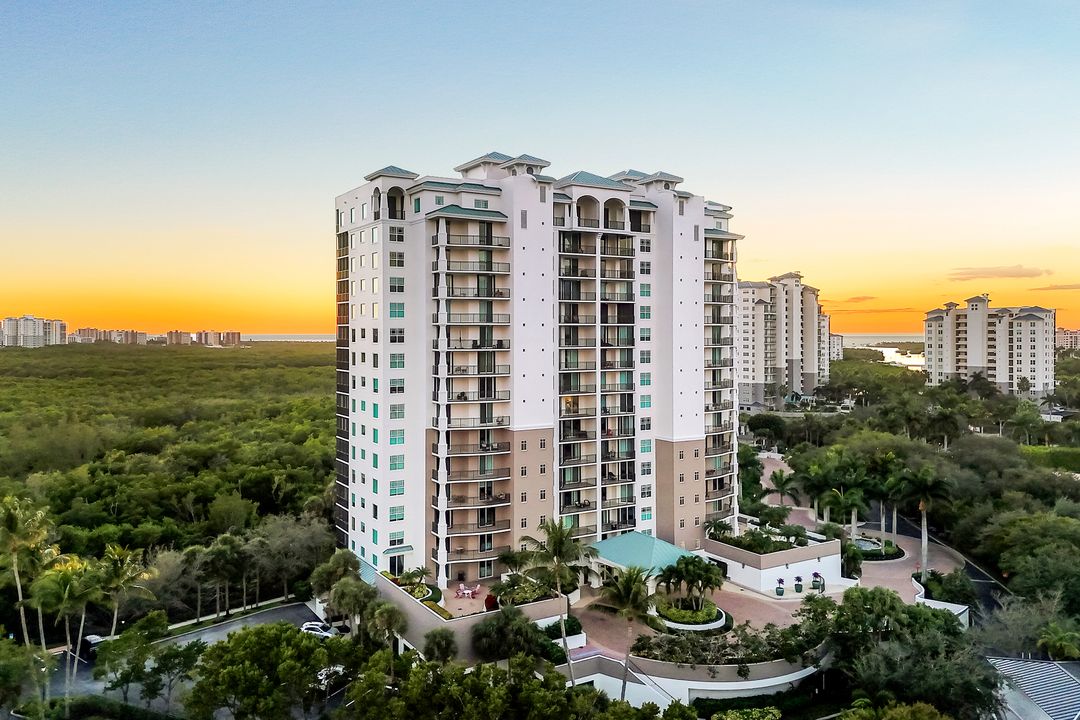 455 Cove Tower Dr #902, Naples, FL 34110