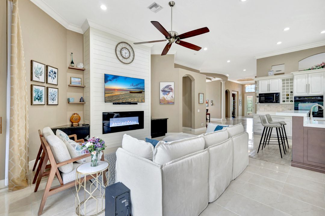 1282 Via Portofino, Naples, FL 34108