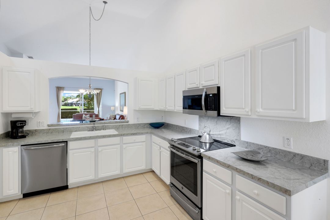 7755 Berkshire Pines Dr, Naples, FL 34104