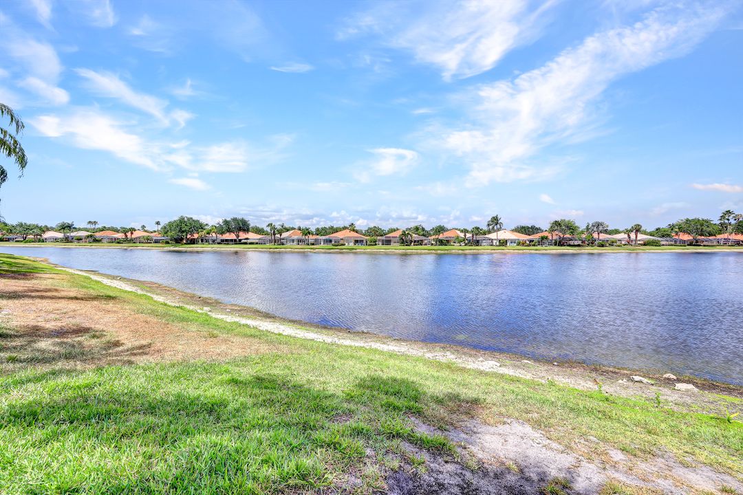 5441 Freeport Ln, Naples, FL 34119