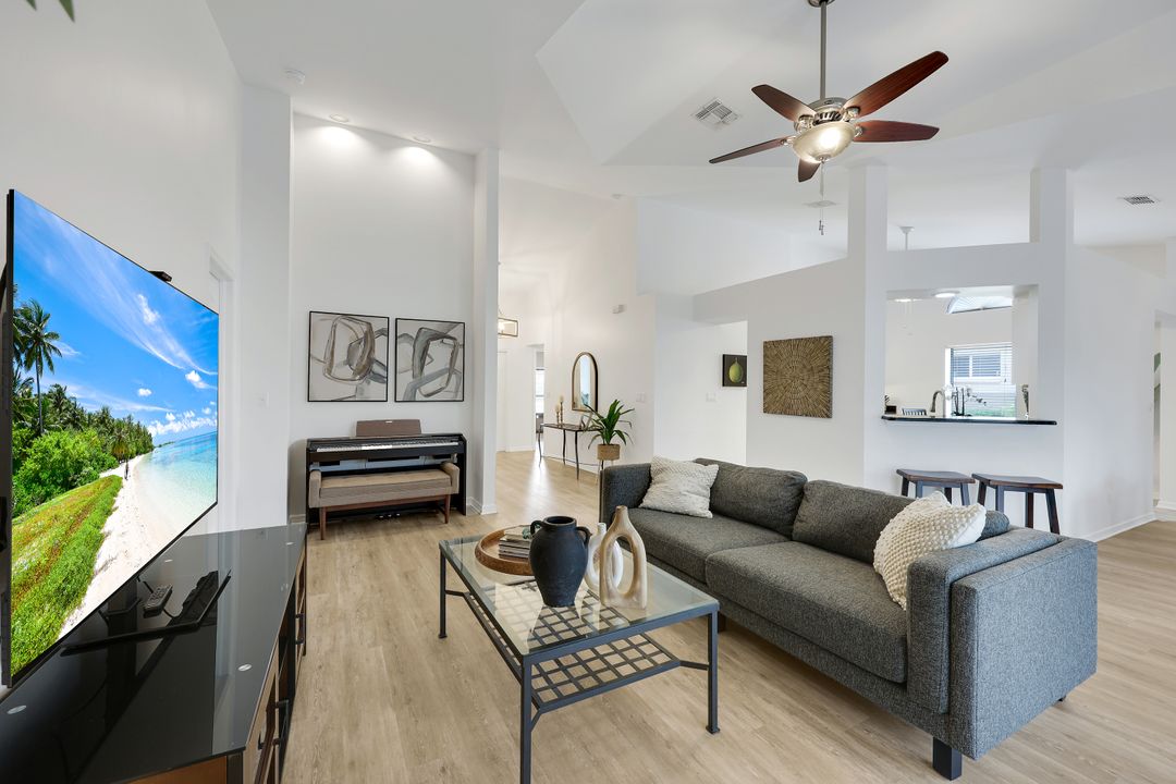 10951 Fieldfair Dr, Naples, FL 34119